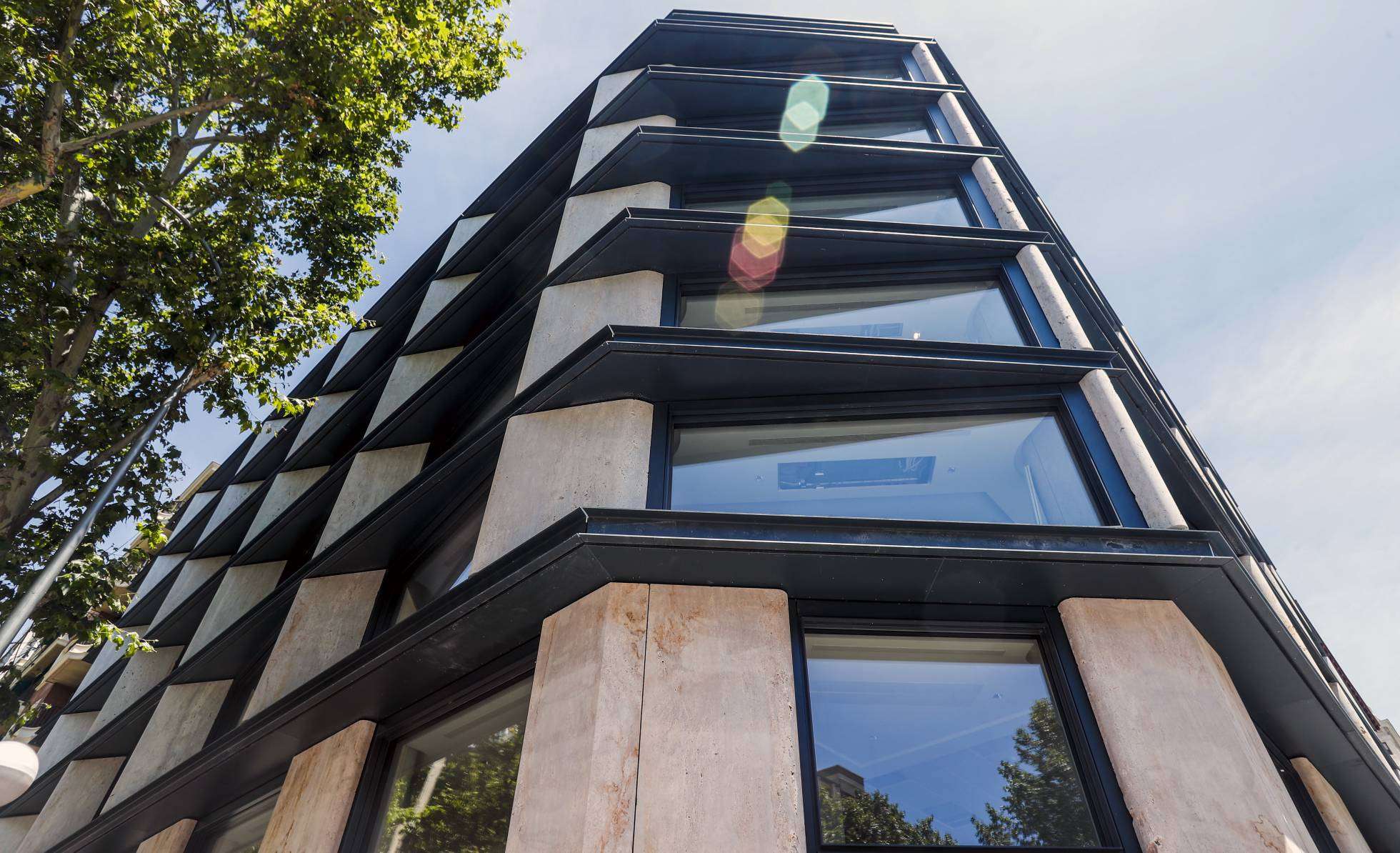 Zurich compra sede Popular